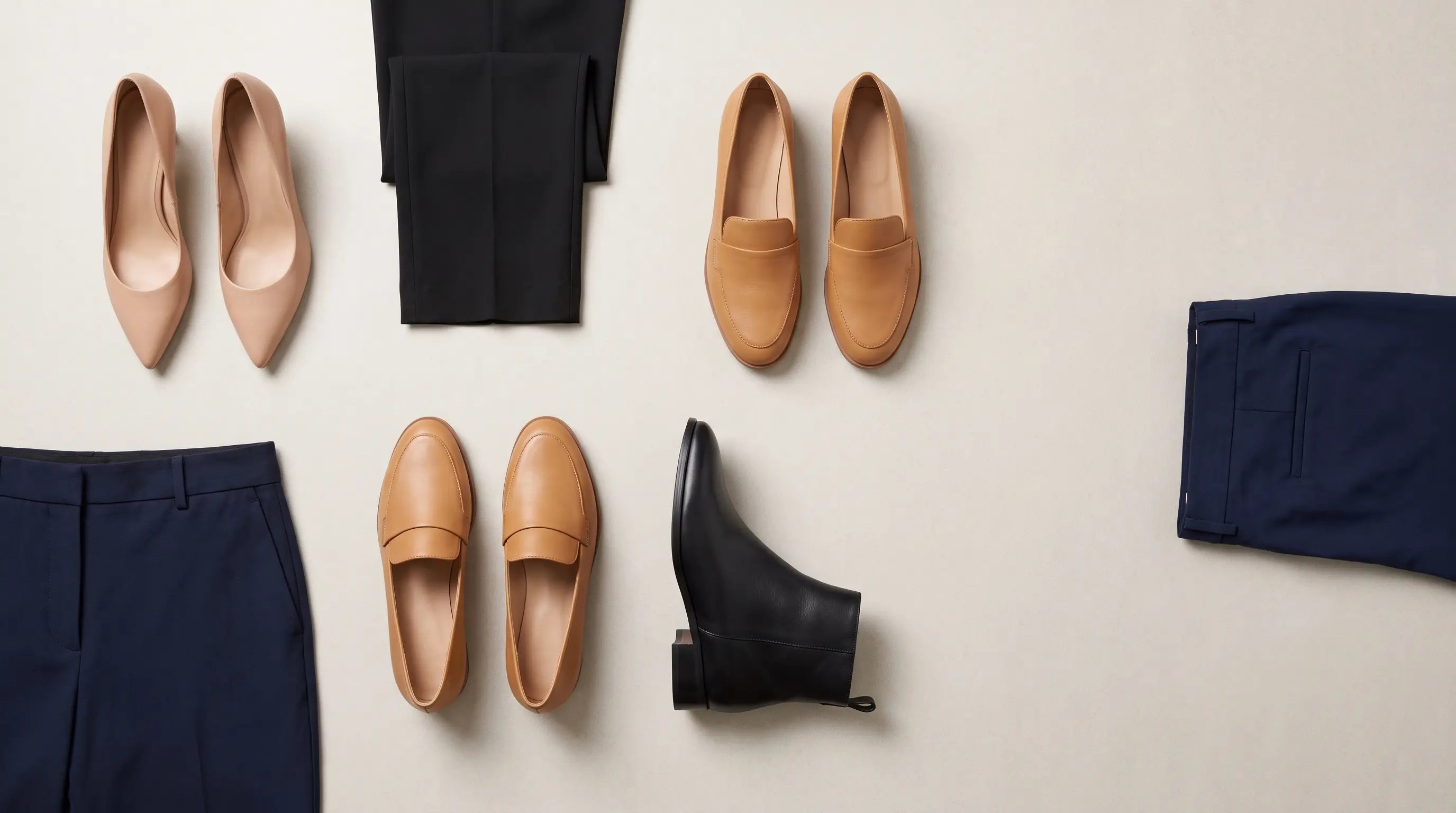 Quelles chaussures avec un tailleur noir ou bleu marine