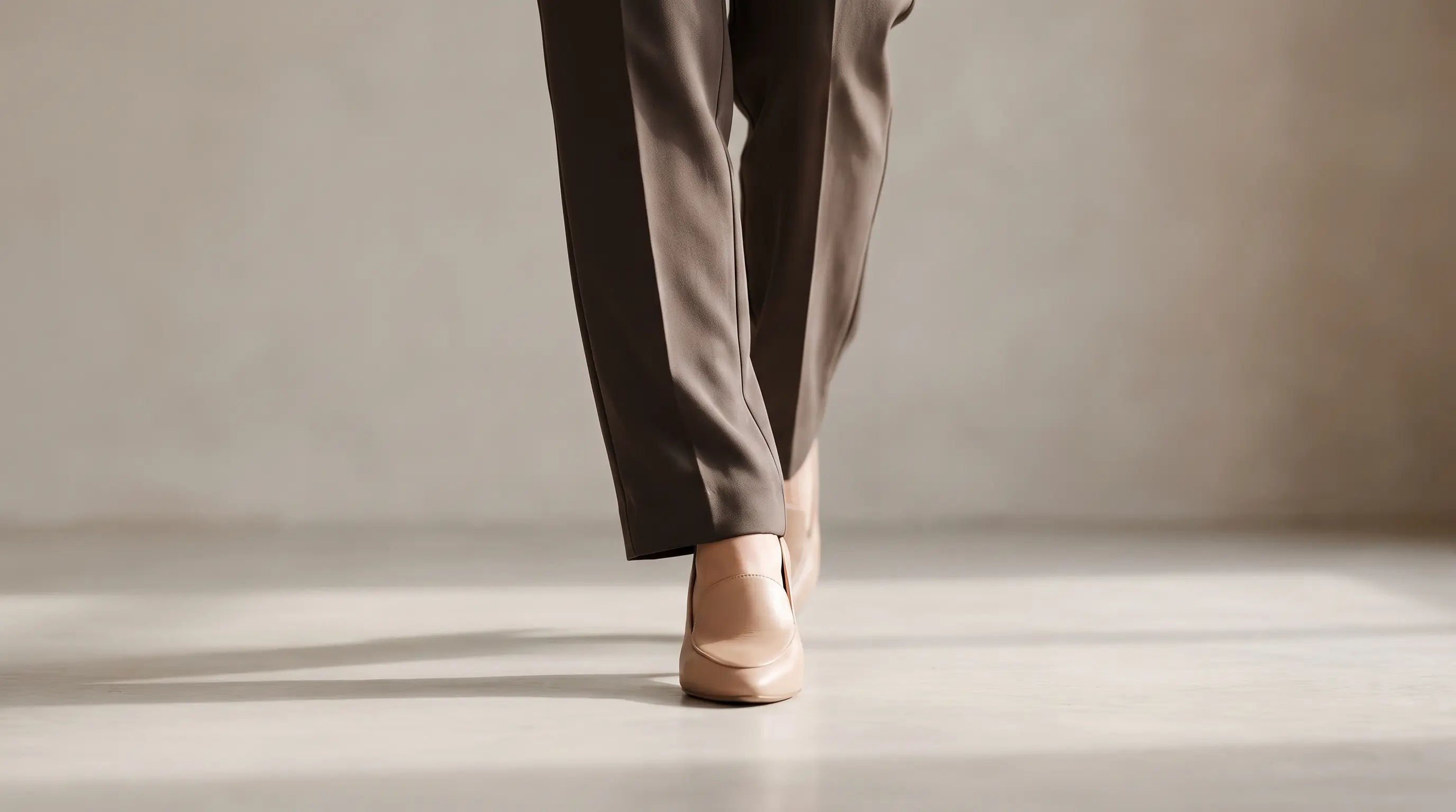 Quelles chaussures avec un tailleur : le guide complet