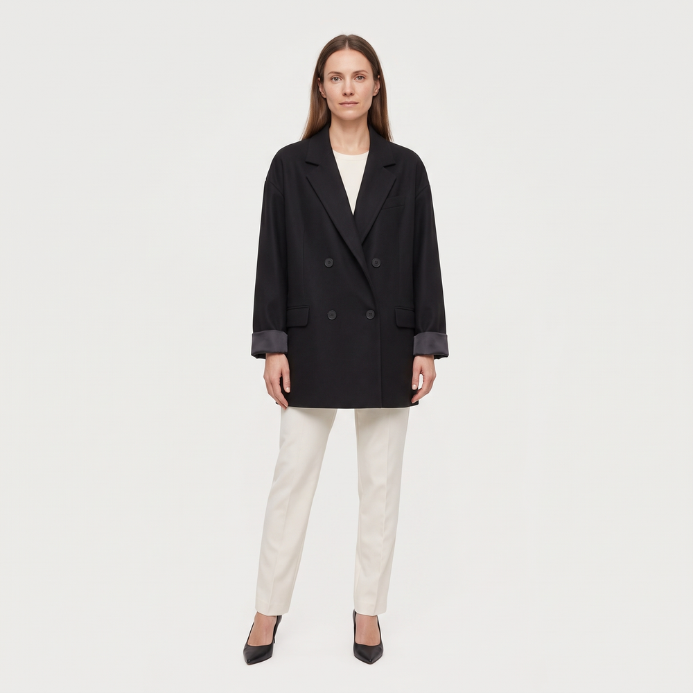 Blazer femme Thais noir porté de face en silhouette complète - Lonamy
