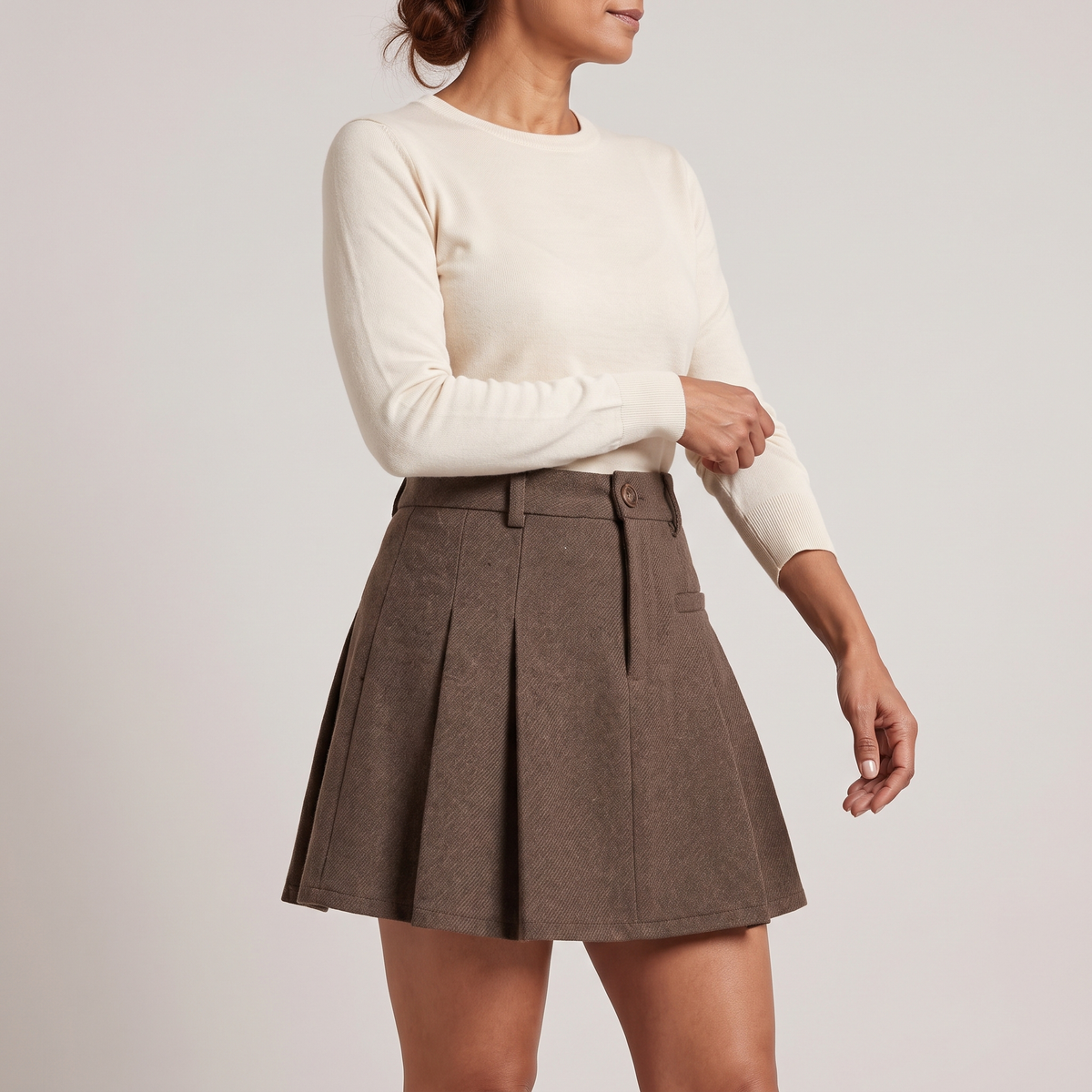 Jupe tailleur courte plissée hermine